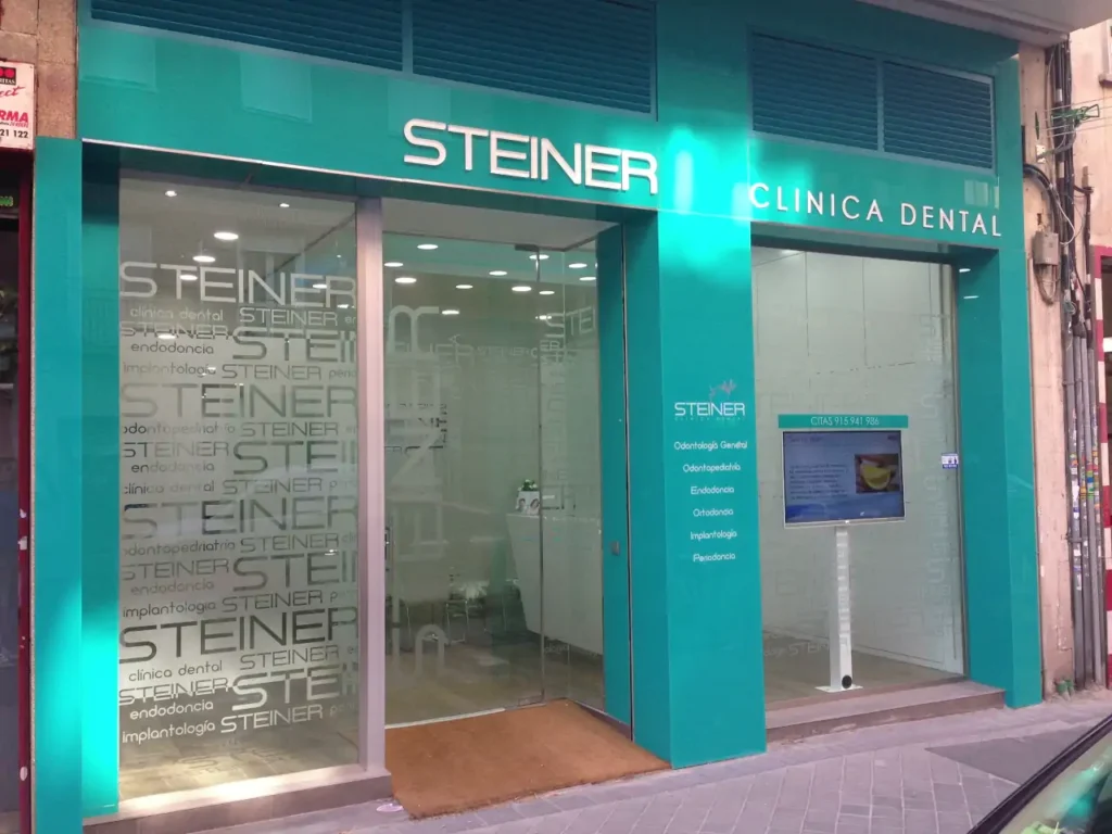 Vinilos para fachada de clínica dental