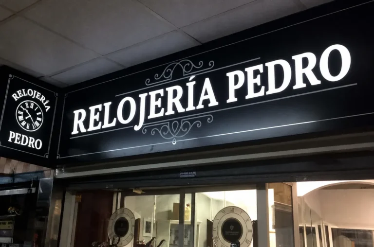 Cómo hacer que tu negocio destaque con un rótulo