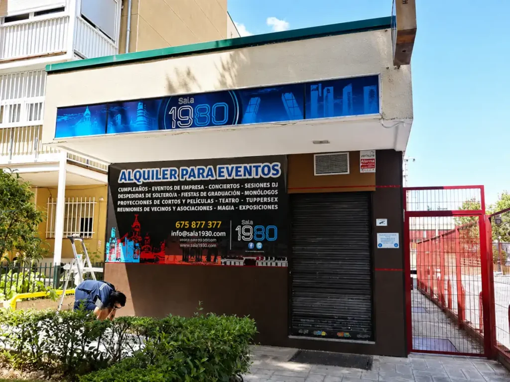 Mantenimiento de rótulos en verano