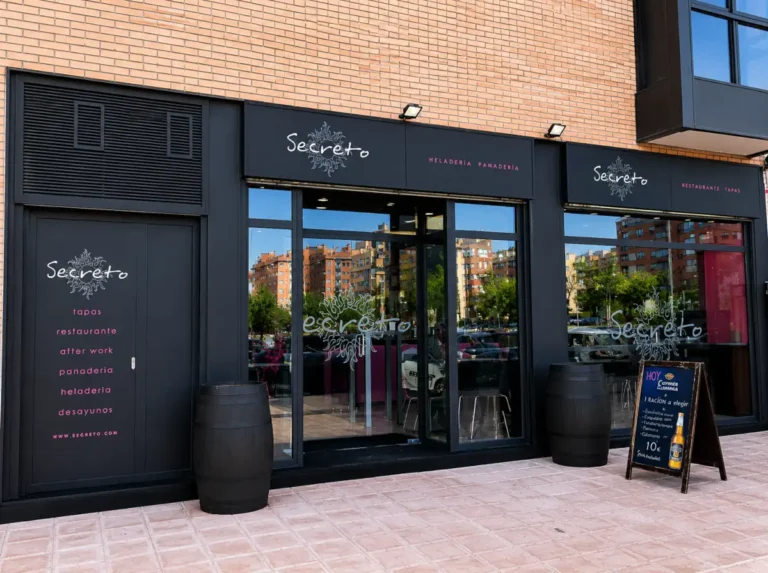 Rótulos para bares, la clave para atraer clientes