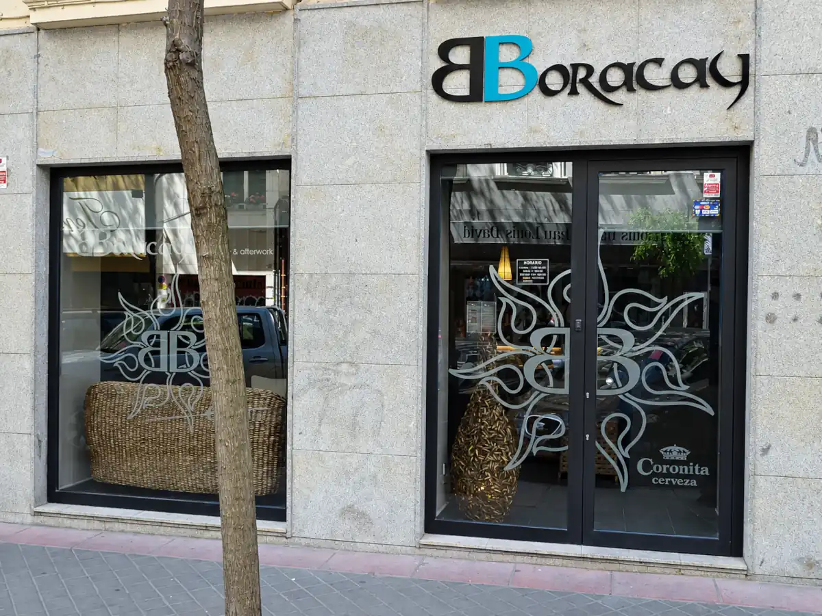 Vinilos a medida para decorar y comunicar tu marca Vinilos y rótulos personalizados en Madrid
