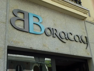 Letras corpóreas para locales comerciales