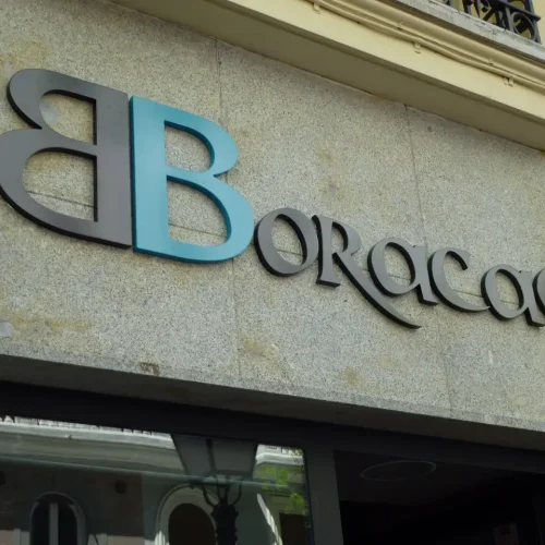 Letras corpóreas para locales comerciales