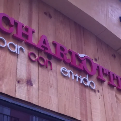 Letras corpóreas para bares