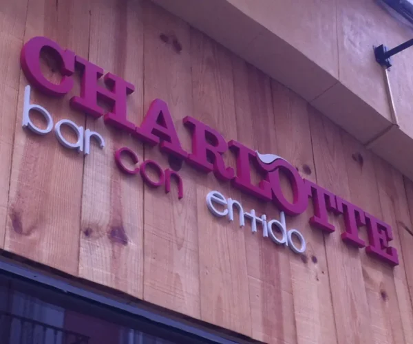 Letras corpóreas para bares