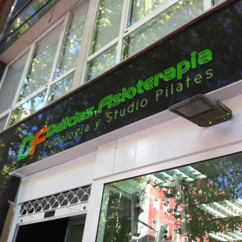 Rótulos con o sin luz con diseños exclusivos