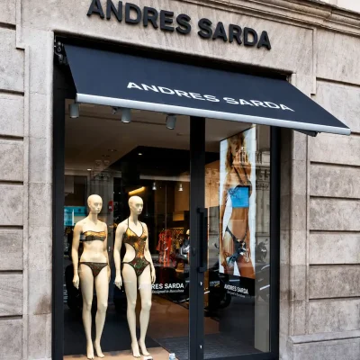 Rotulación para tiendas de moda