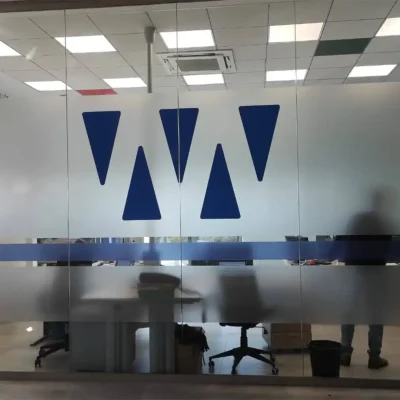 Vinilos en salas de reuniones con privacidad