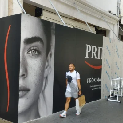 Vinilos para cerramientos de obras en Madrid