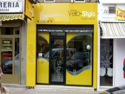 Rotulación en vinilo de fachada de peluquería