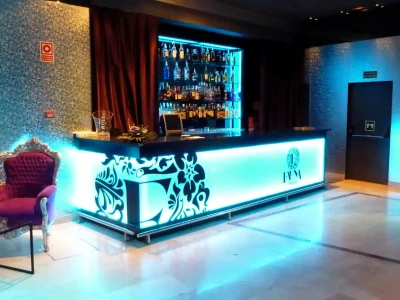 Vinilo que convierte tu bar en uno de diseño