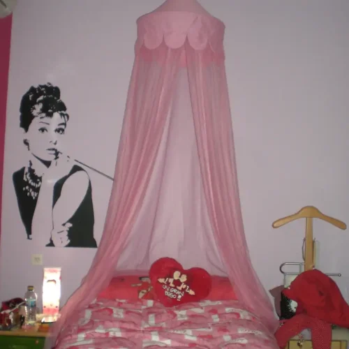 Rotulación en vinilo de pared de dormitorio en Madrid